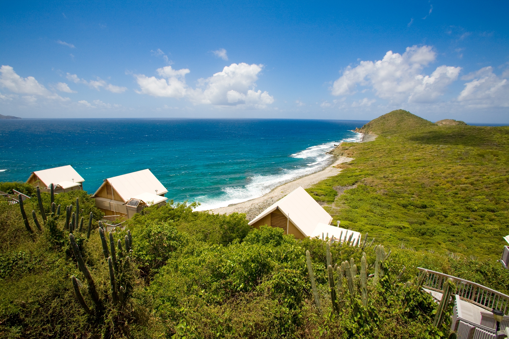 Con Ecotent view3 CW - Top 10 Eco-Friendly Hotels Voted By Travelers